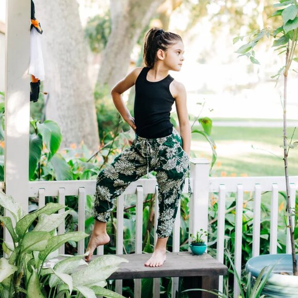 Grab Bag Kids Cotton Unisex Drawstring Elastic Waist Pockets Boho Travel Pants - Picture 4 of 7